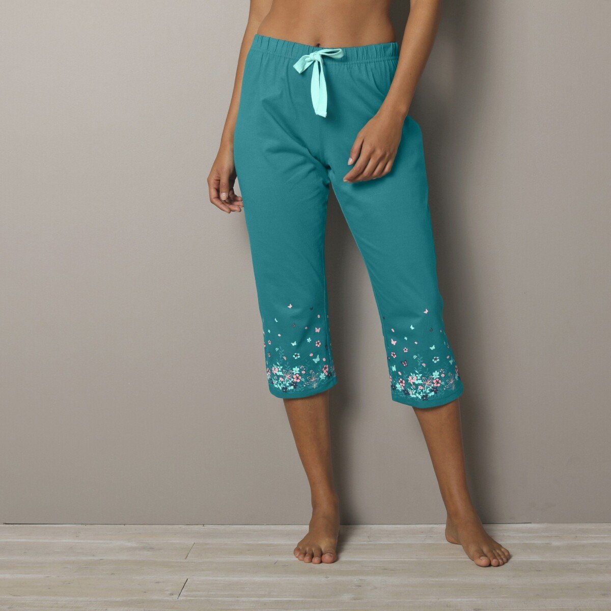 3 4 pyžamové nohavice s potlačou kvetín na koncoch nohavíc smaragdová 34 36